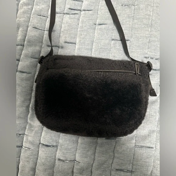Nike Black and Cream Faux Fur Shoulder Bag - Picture 7 of 12
